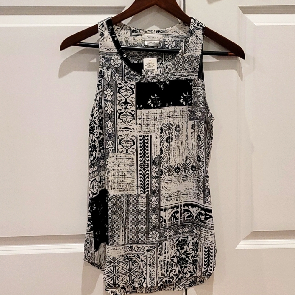 BRAND NEW sleeveless Van Heusen top